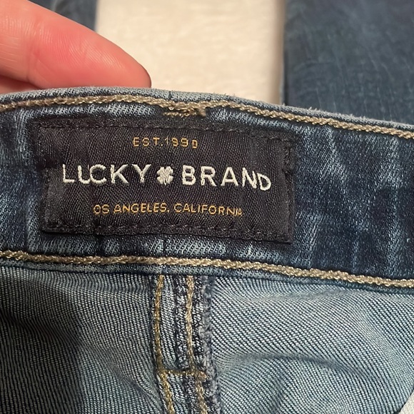 EUC Women’s Lucky Brand super skinny jeans, size 4/27 - Picture 3 of 8